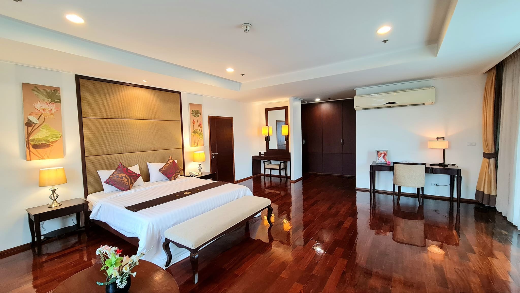 Piyathip Place