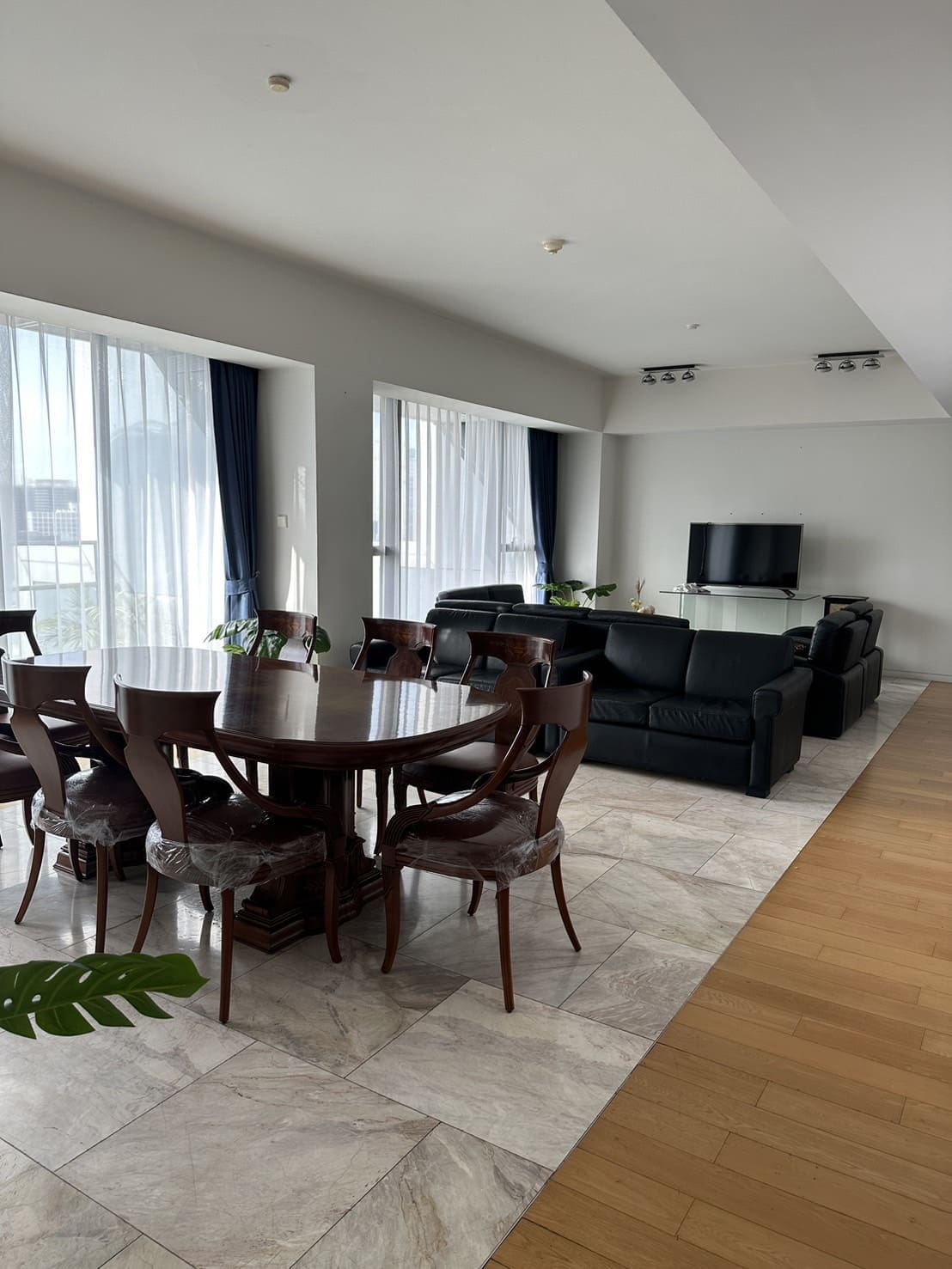 The Met Sathorn