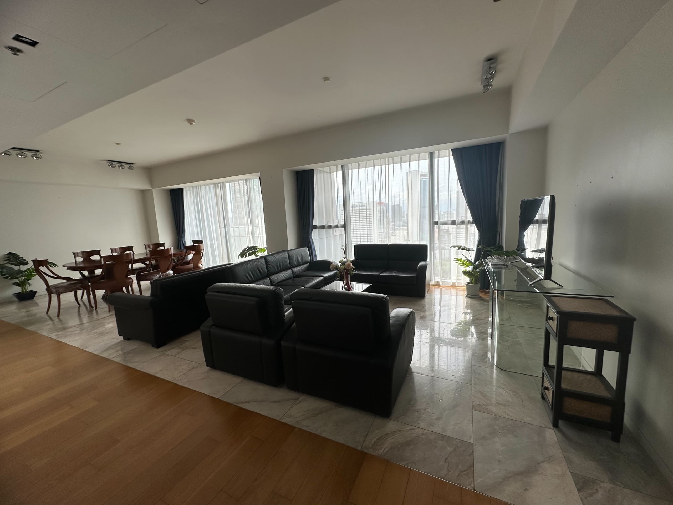 The Met Sathorn