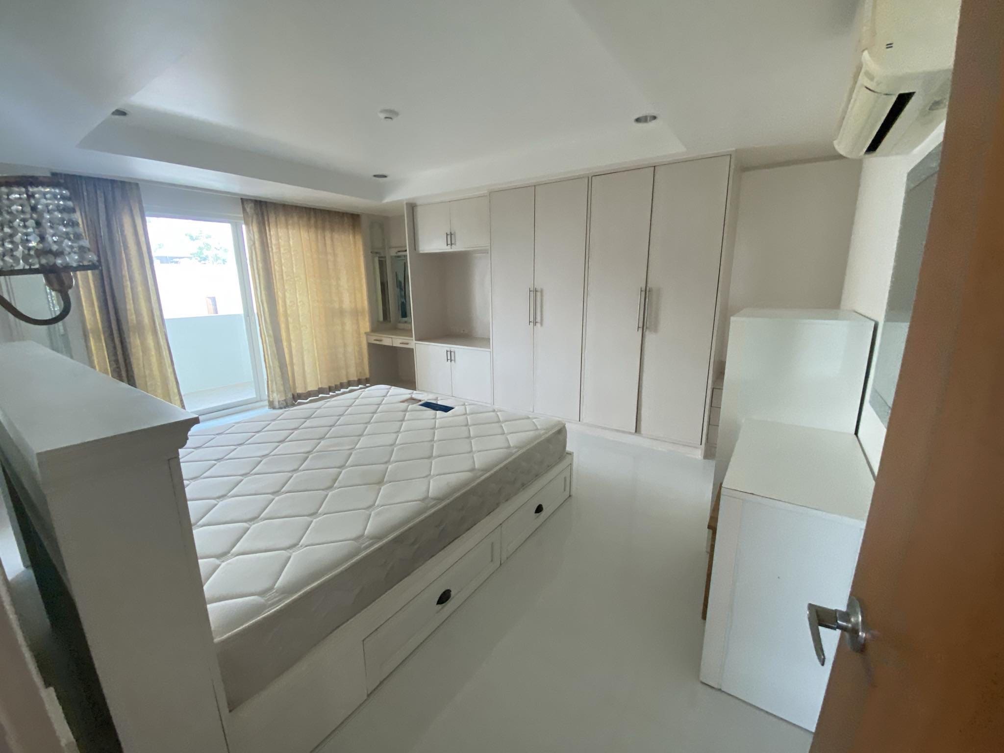 Casa Viva condominium