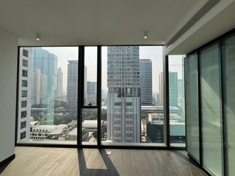m800x1200 (2) Tait Sathorn 12
