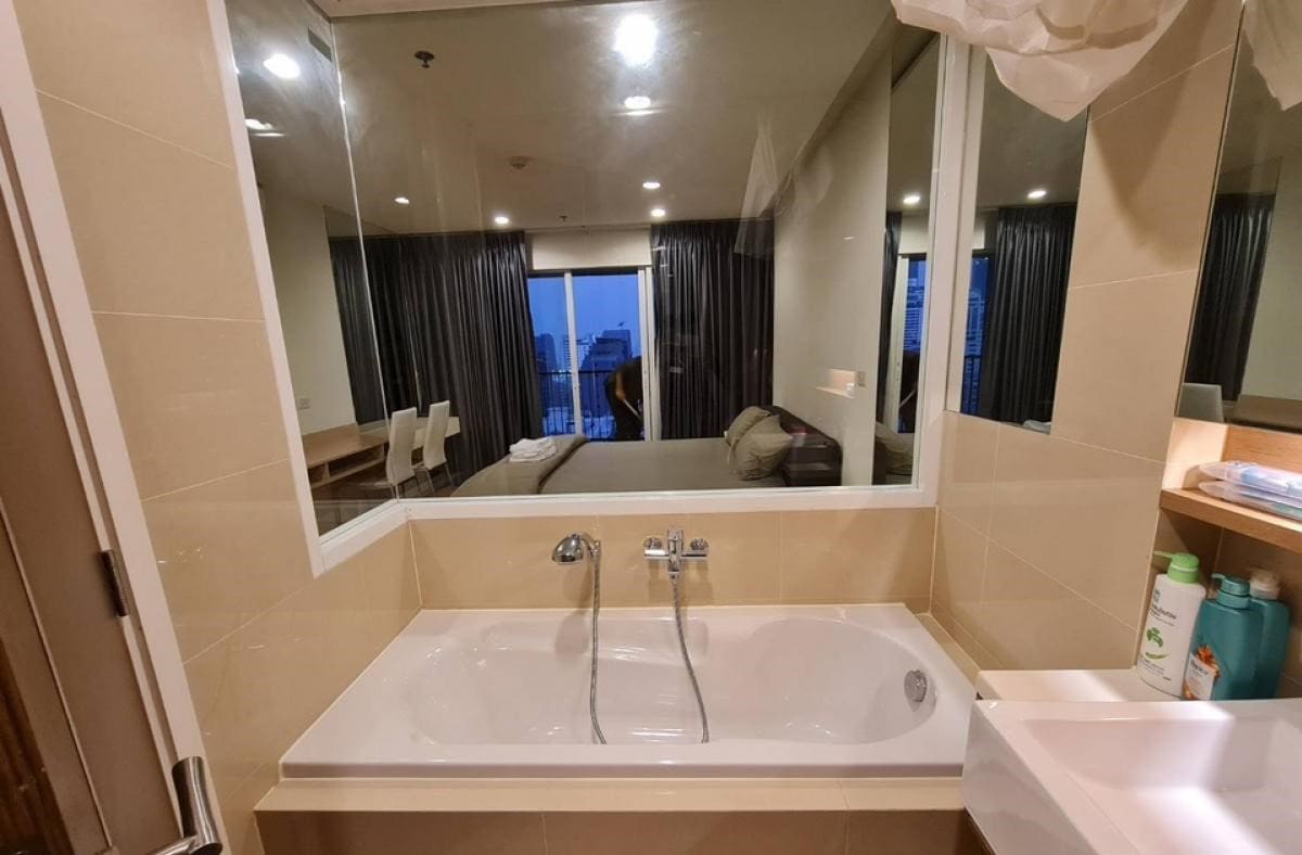 15 Sukhumvit Residences