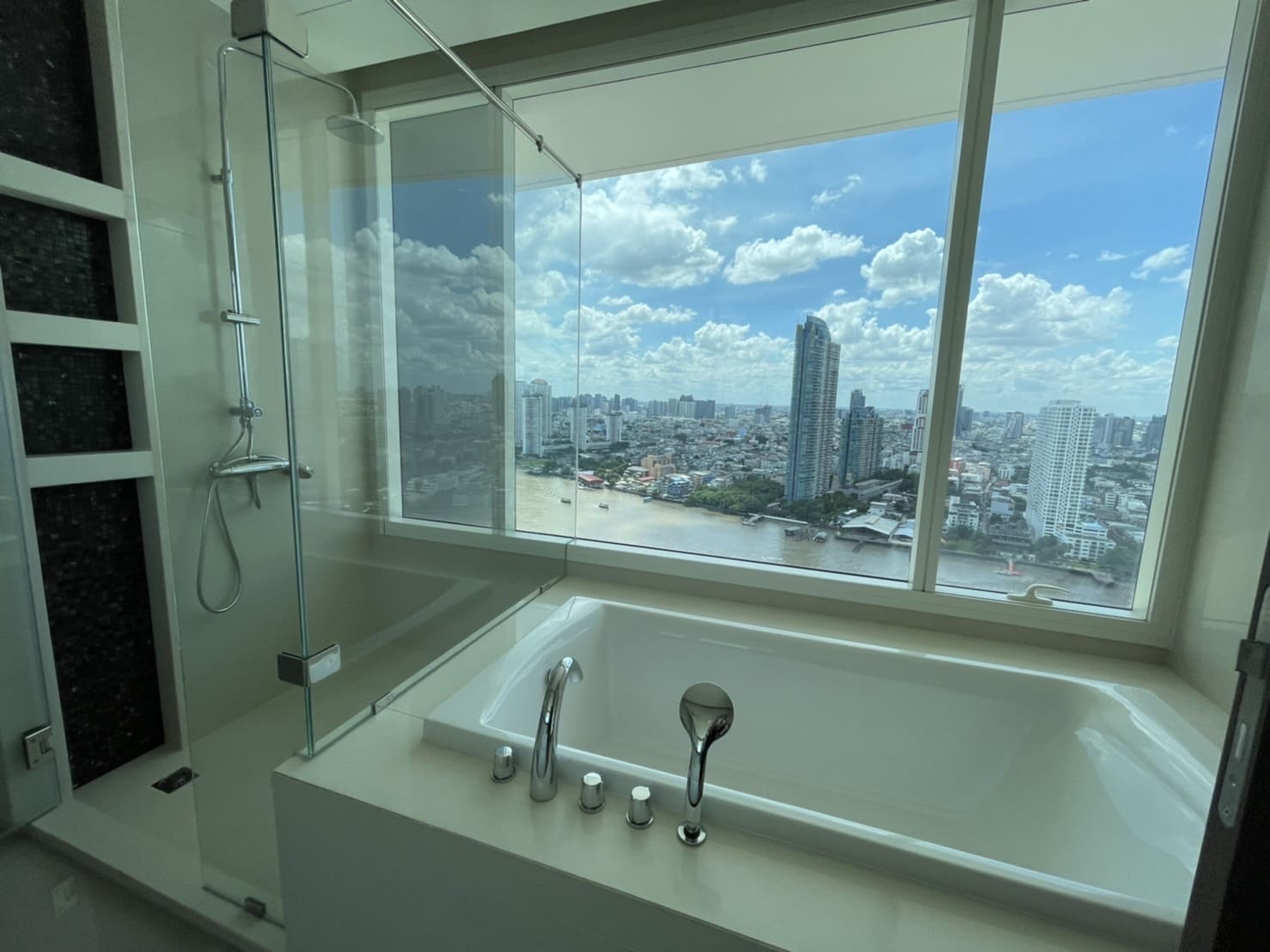 Menam Residences