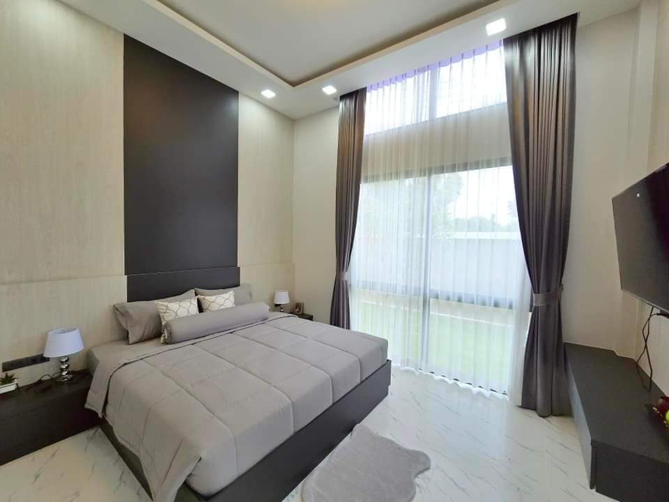 Parkside Pool Villas