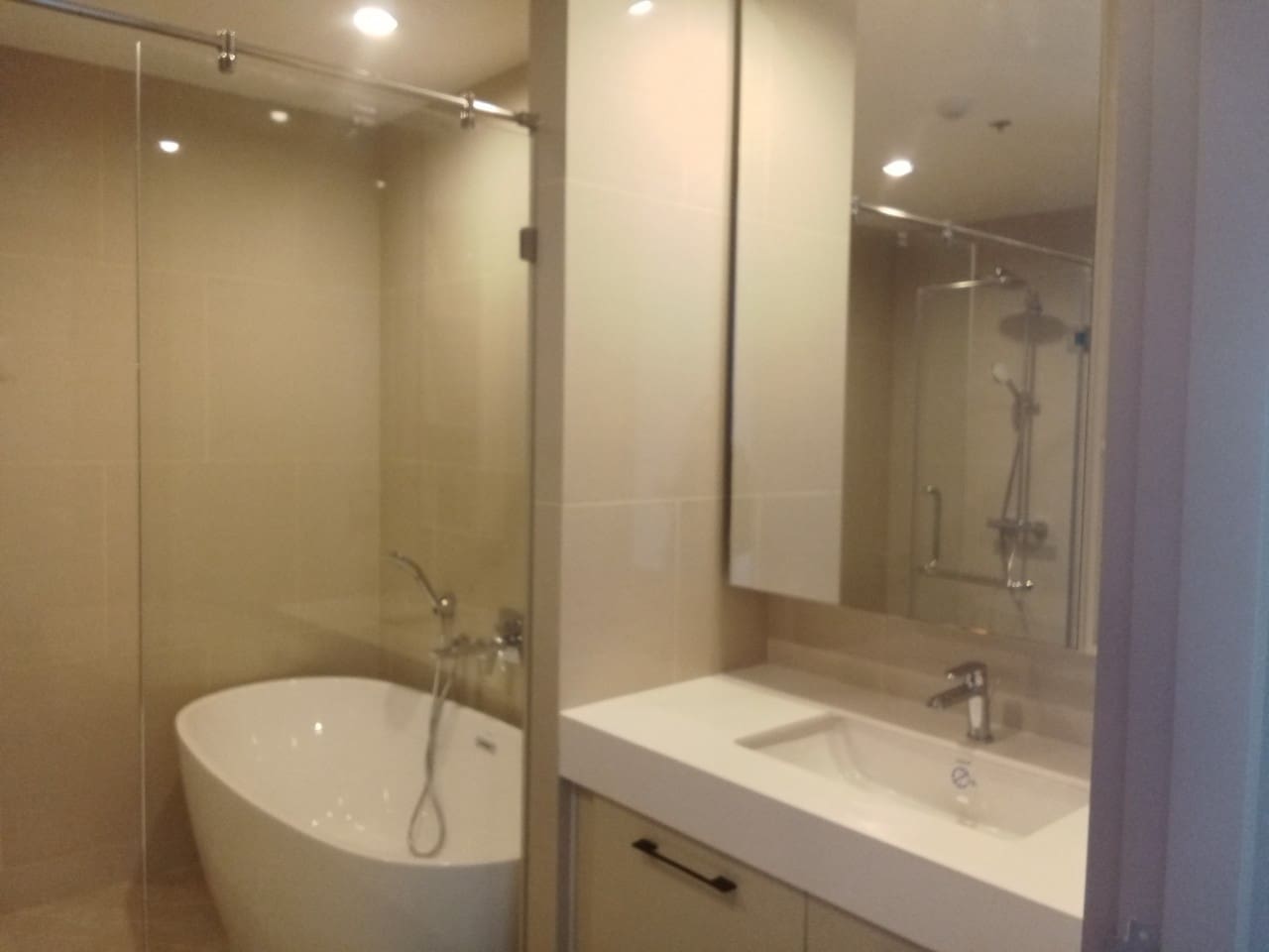 Sathorn 111