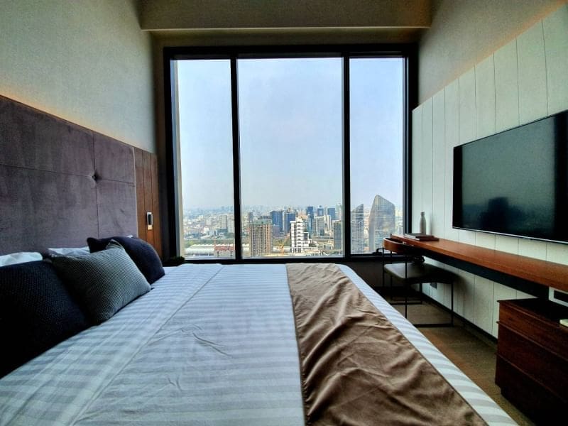 THE ESSE Asoke