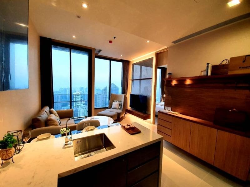 THE ESSE Asoke