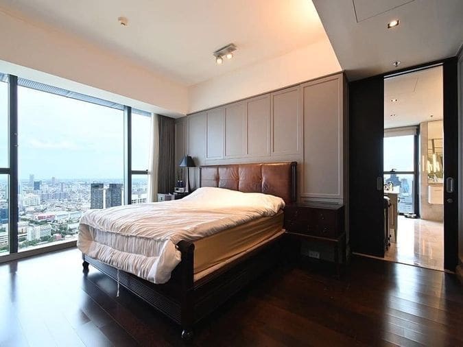 The Met Sathorn