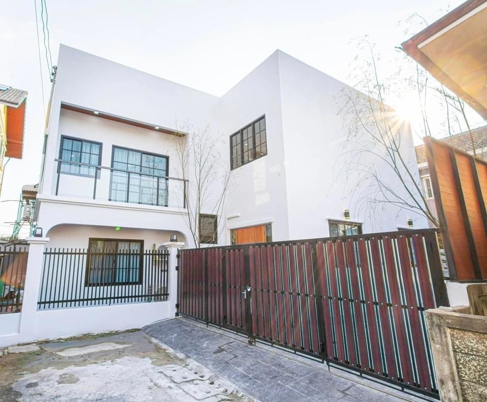 IMG_2317 Single House Huaikwang