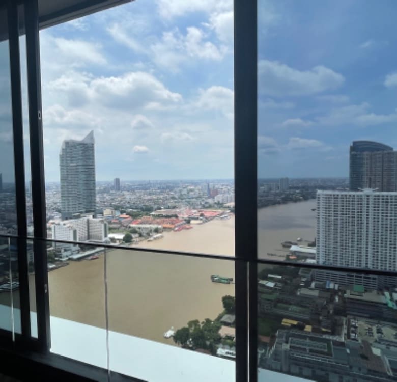 Chapter Charoennakhon–Riverside
