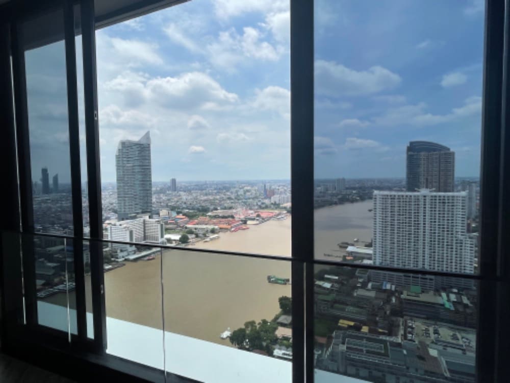 Chapter Charoennakhon–Riverside
