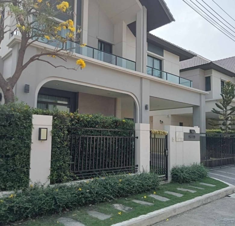 Bangkok Boulevard Srinakarin-Bangna