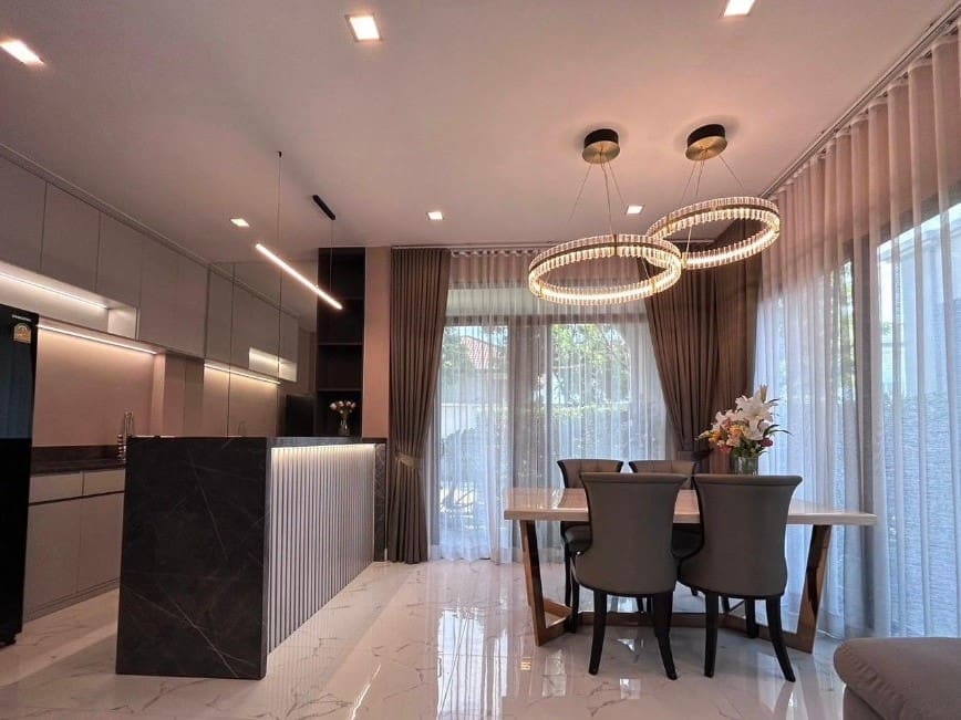 Bangkok Boulevard Srinakarin-Bangna