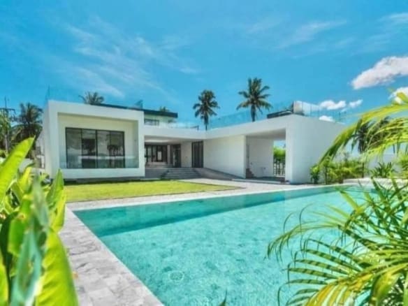 Villa for Sale in Huai Yai with Pool