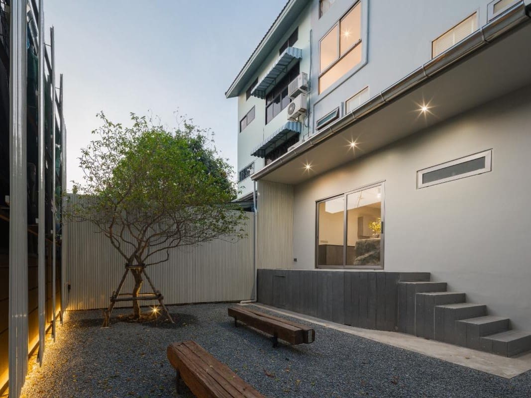 Single House Ratchada 42