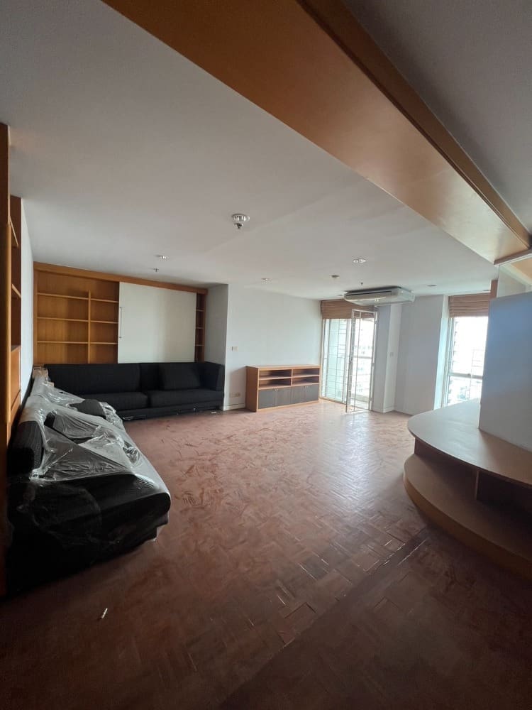 67c51024de4d8_20922 Silom Suite
