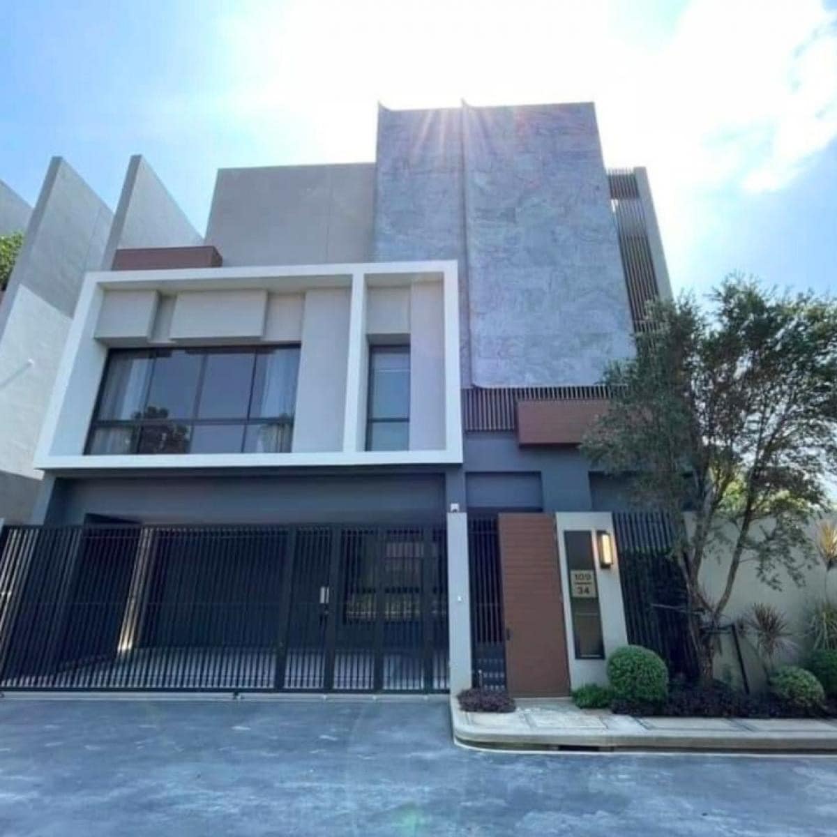 BuGaan Krungthep Kreetha