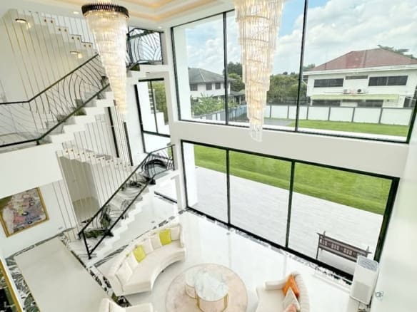 Lake House Don Mueang