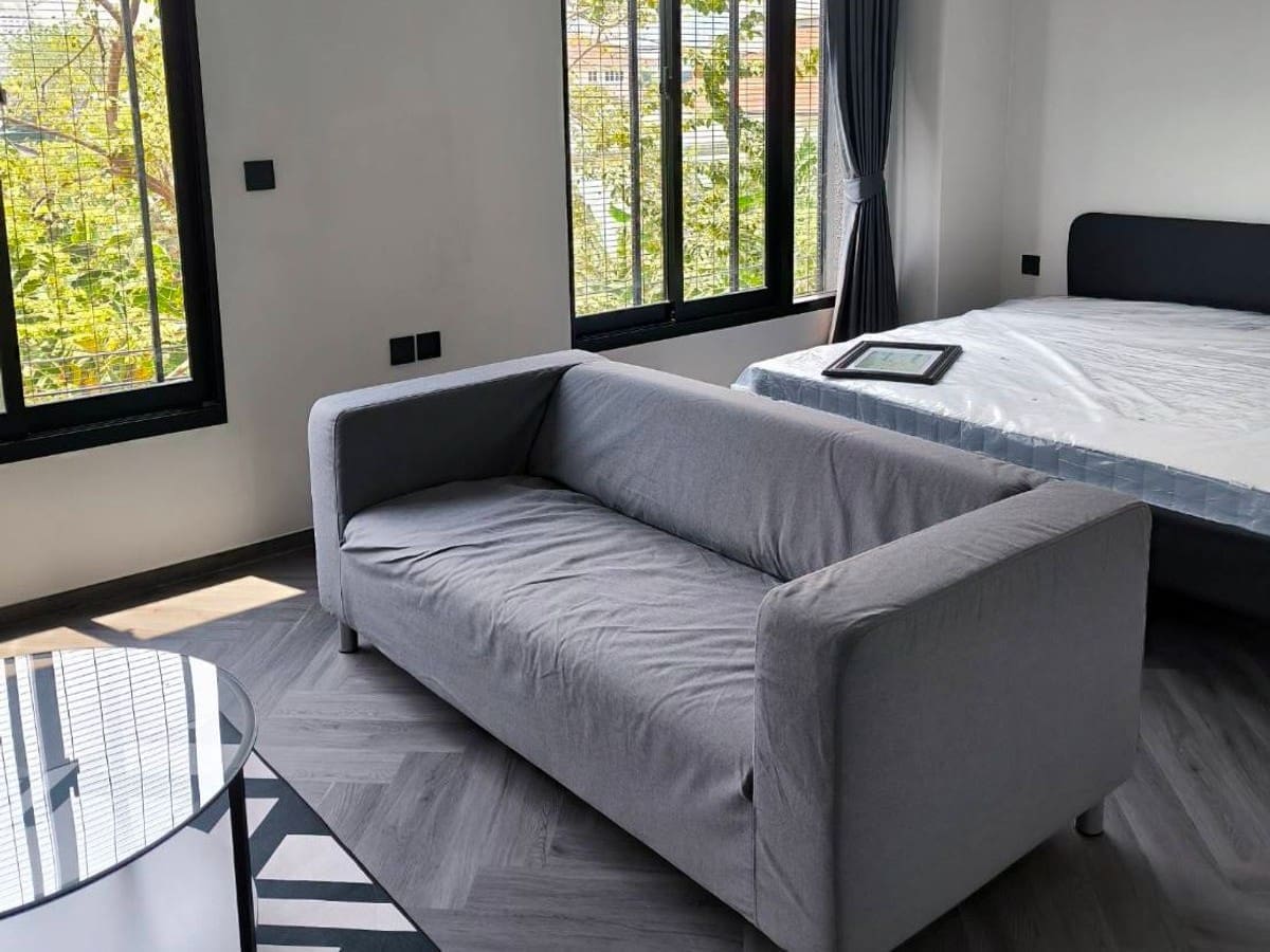 L SCAPE Ratchada 20
