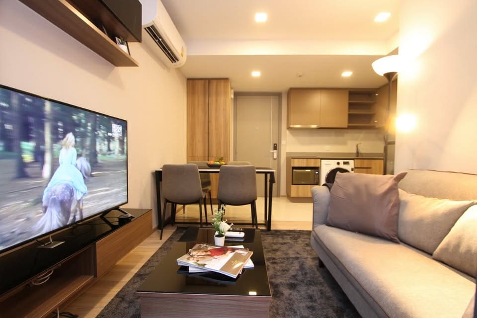Taka HAUS เอกมัย 1019 Taka Haus