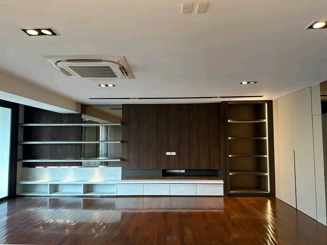 590533_0 Ploenchit Terrace