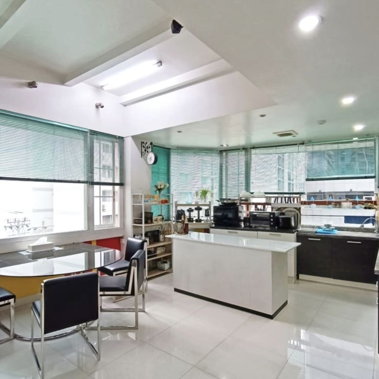 Premier Condominium