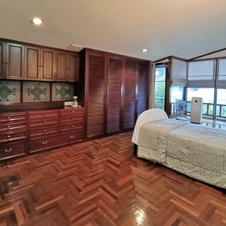 Premier Condominium