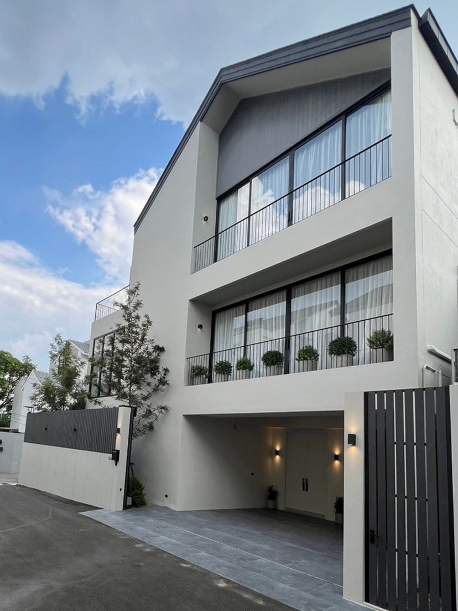 1 Front House Swedish Style Home Pridi 14