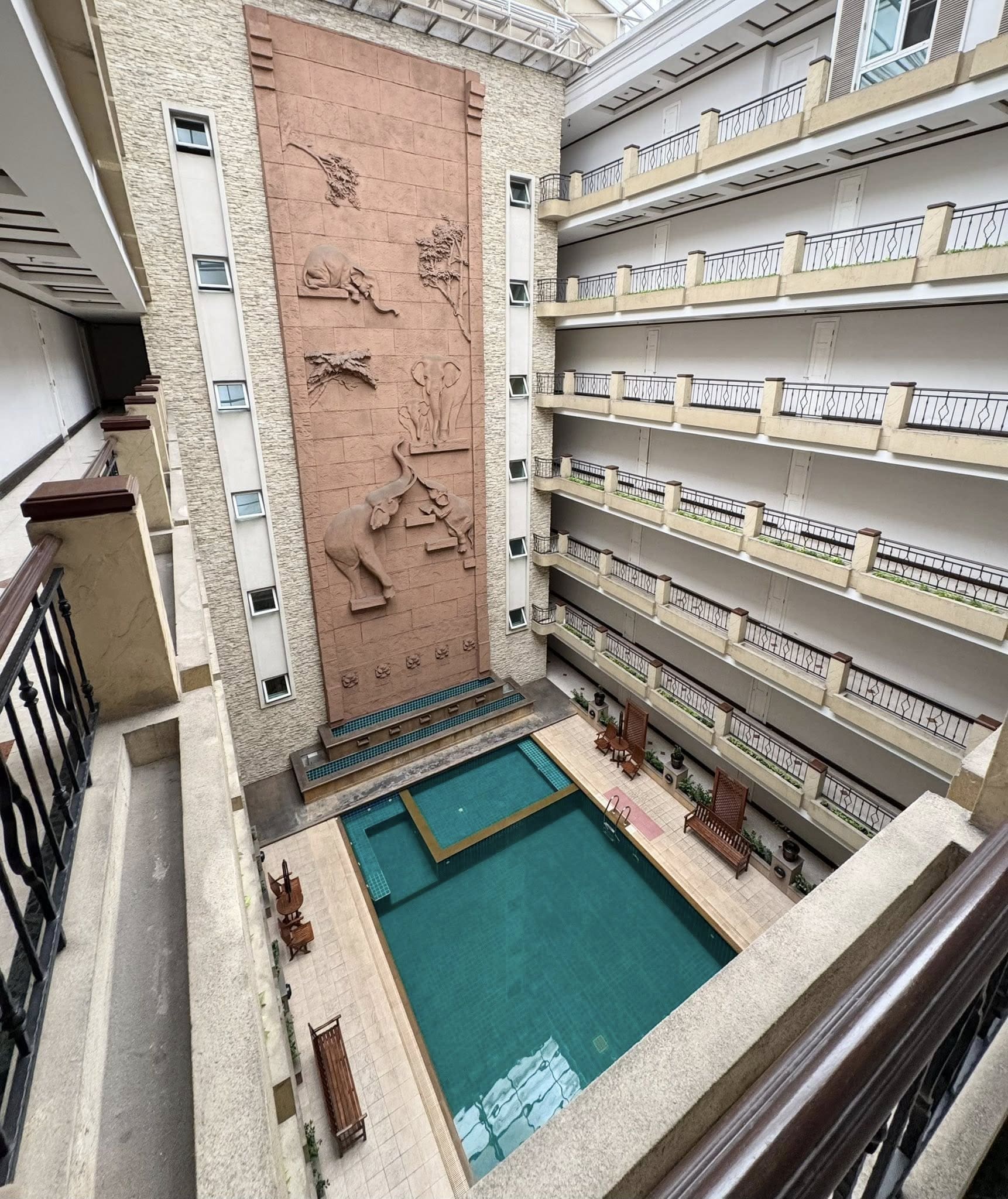 11 Wattana Suite