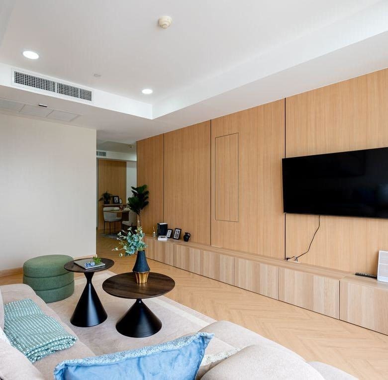Hampton Thonglor 10