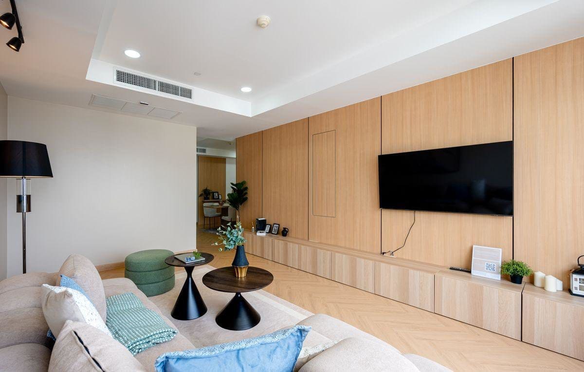 Hampton Thonglor 10