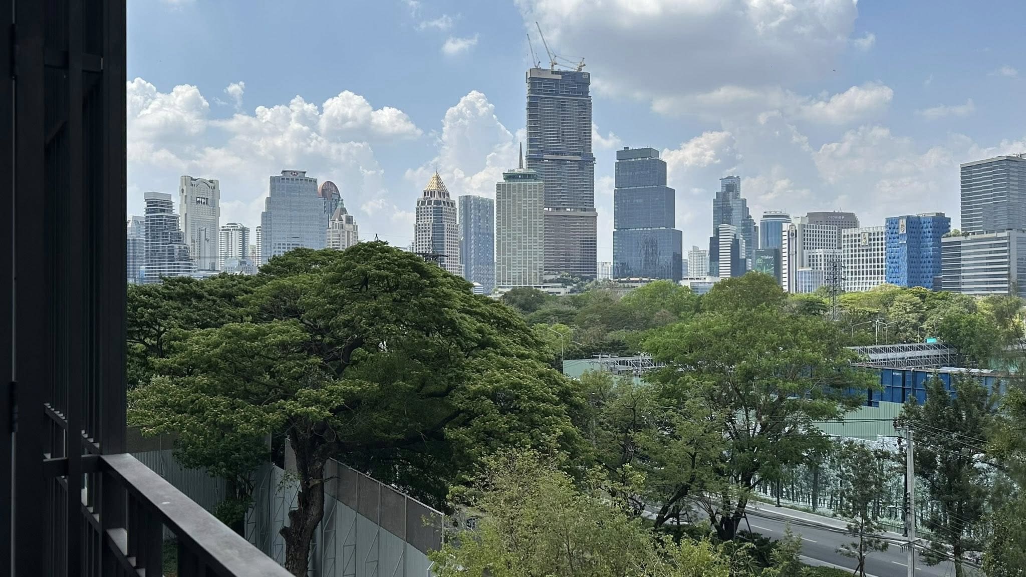 5 Muniq Langsuan