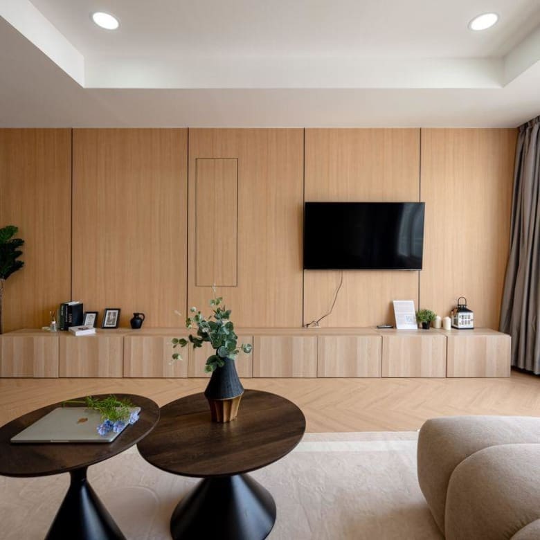Hampton Thonglor 10