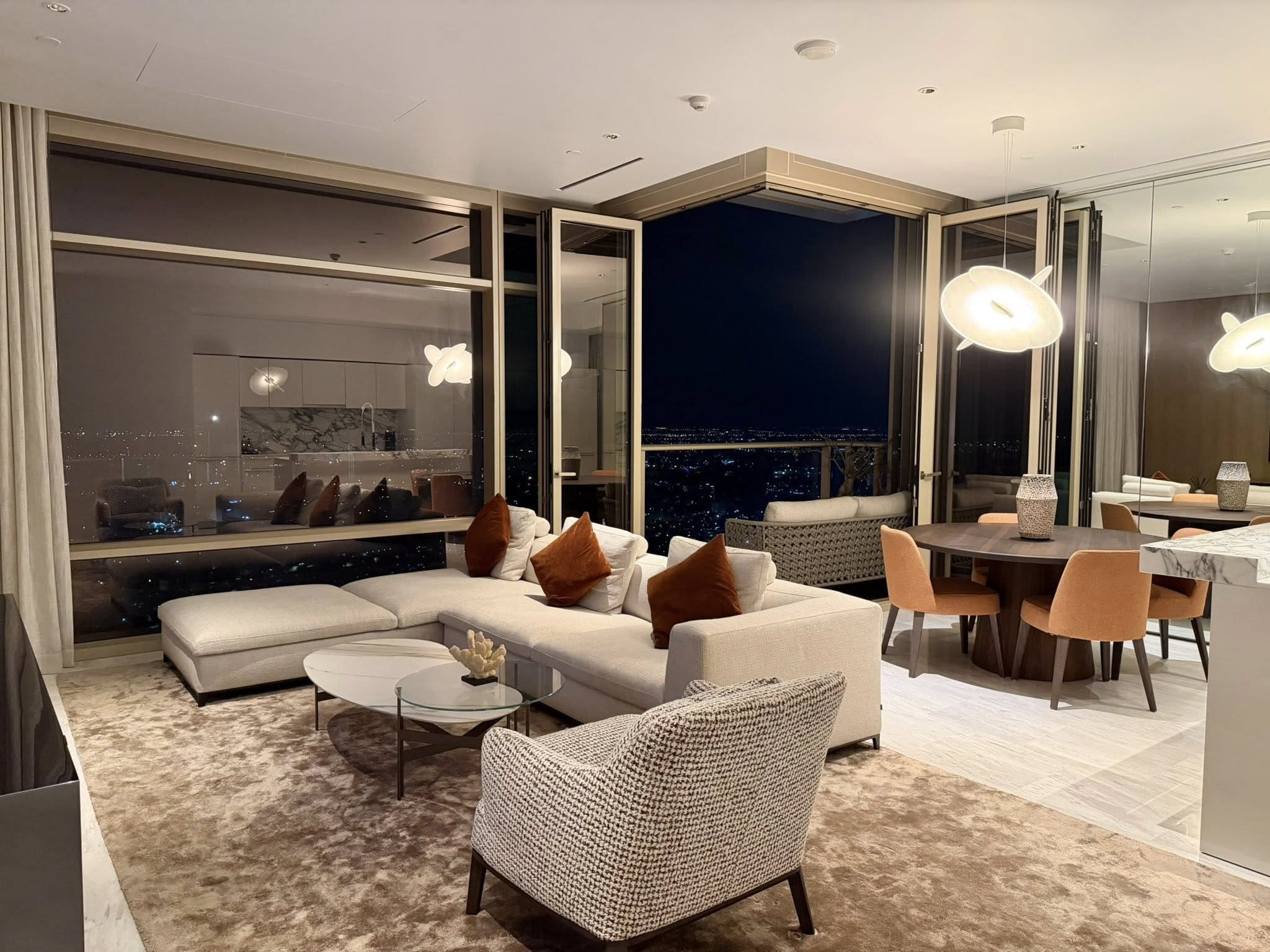 ๅ Four Seasons Private Residences